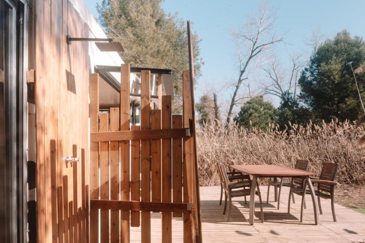 Cooltainer Retreat: Sustainable Coastal Forest Tiny House Near Barcelona Castelldefels Luaran gambar